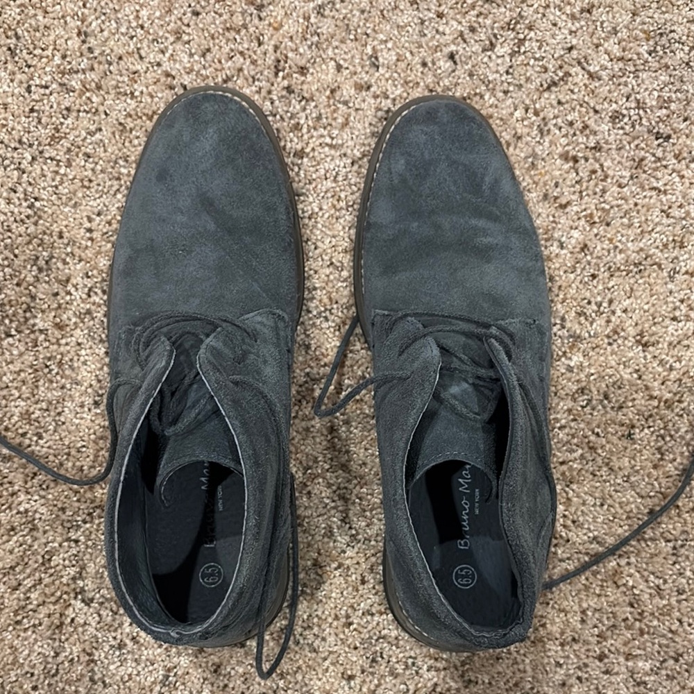 Gray Chukka Boots Suede Versatile Design